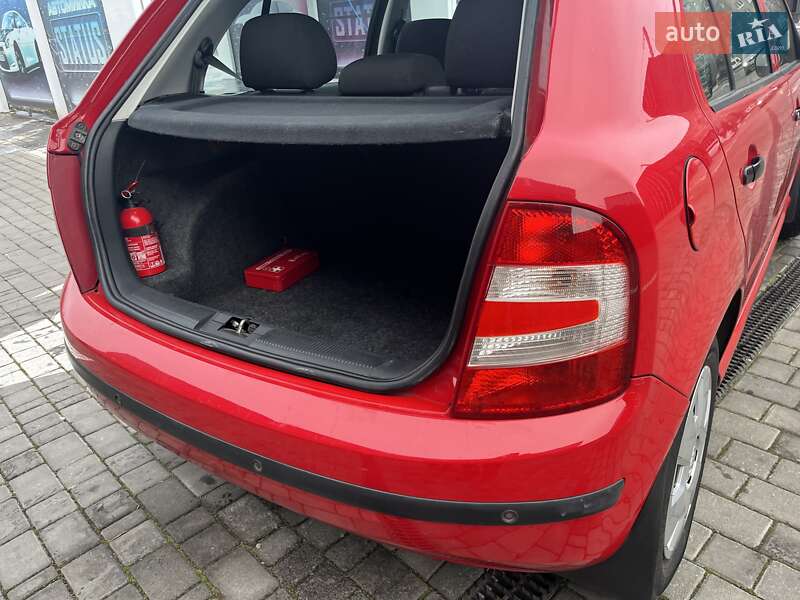 Хэтчбек Skoda Fabia 2006 в Ровно