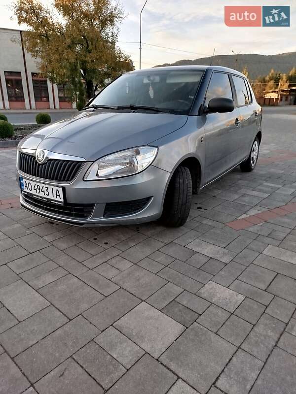 Хэтчбек Skoda Fabia 2012 в Ужгороде