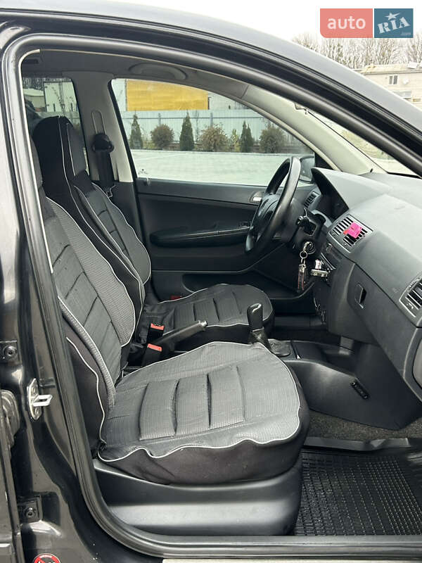 Седан Skoda Fabia 2004 в Вапнярке