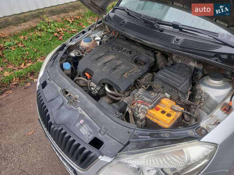 Універсал Skoda Fabia 2010 в Кам'янець-Подільському