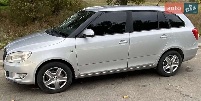 Універсал Skoda Fabia 2014 в Ромнах фото Універсал Skoda Fabia 2014 в Ромнах
