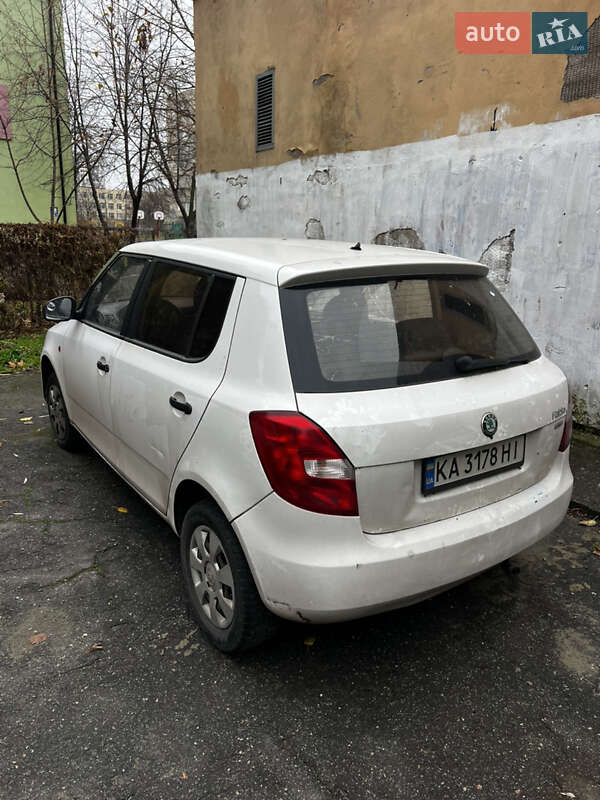 Хетчбек Skoda Fabia 2012 в Києві