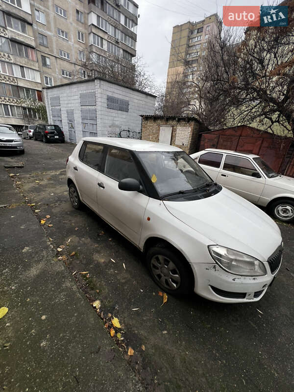 Хетчбек Skoda Fabia 2012 в Києві