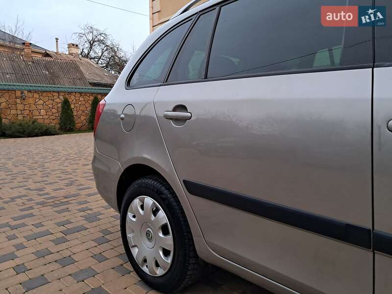 Универсал Skoda Fabia 2009 в Могилев-Подольске