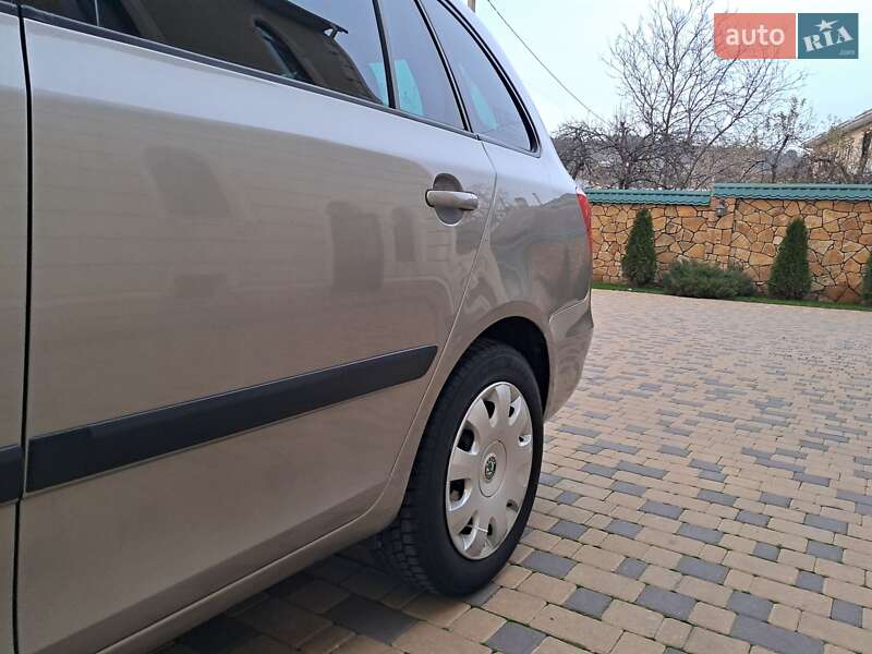 Универсал Skoda Fabia 2009 в Могилев-Подольске