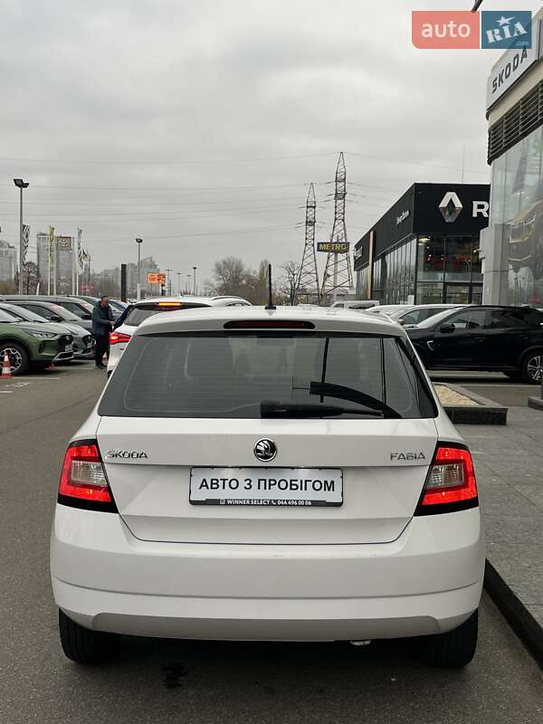 Хэтчбек Skoda Fabia 2018 в Киеве