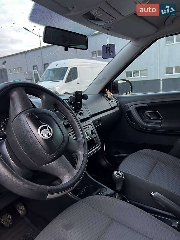Хетчбек Skoda Fabia 2012 в Мукачевому