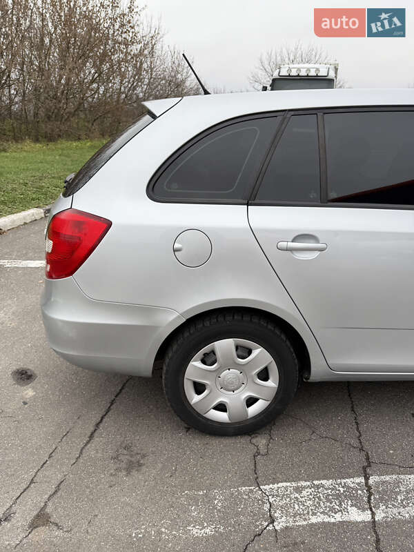 Універсал Skoda Fabia 2015 в Новій Водолагі