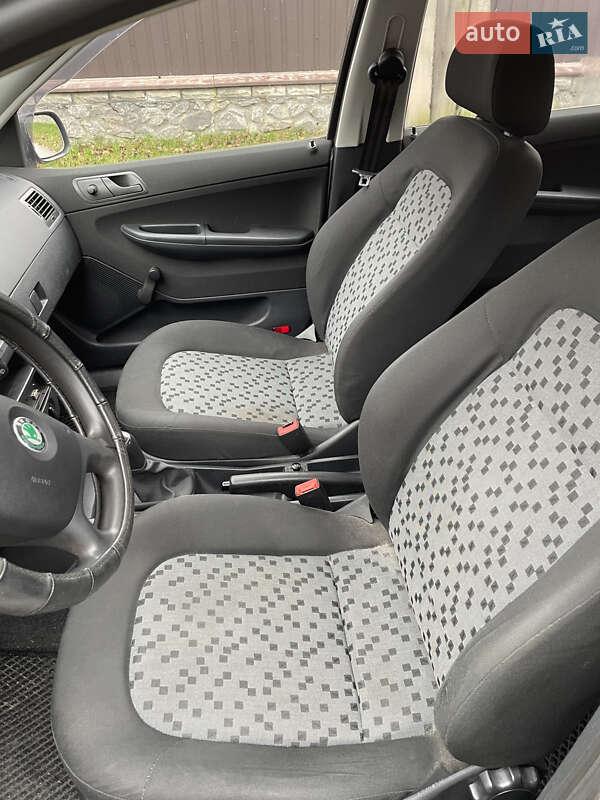 Хэтчбек Skoda Fabia 2005 в Немирове