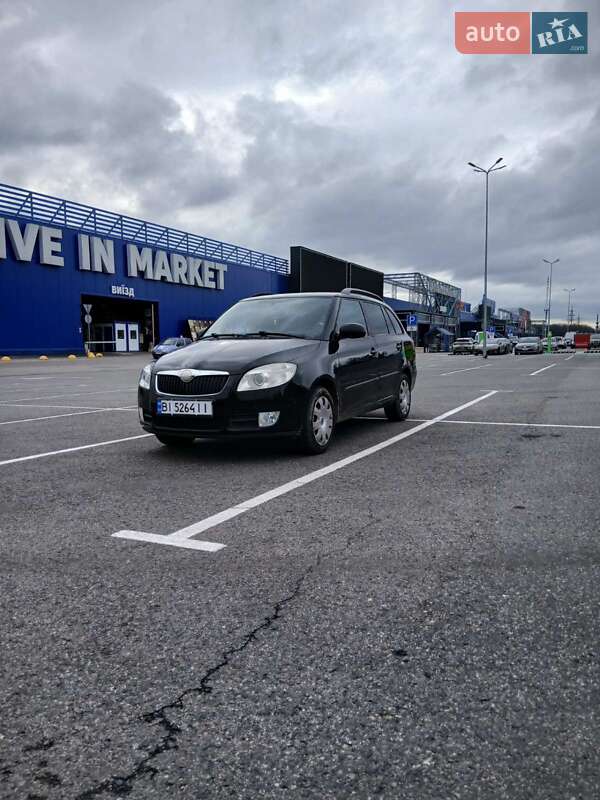 Універсал Skoda Fabia 2009 в Полтаві