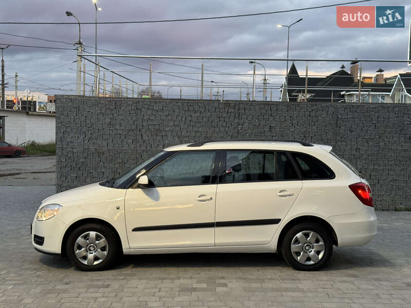 Универсал Skoda Fabia 2009 в Луцке