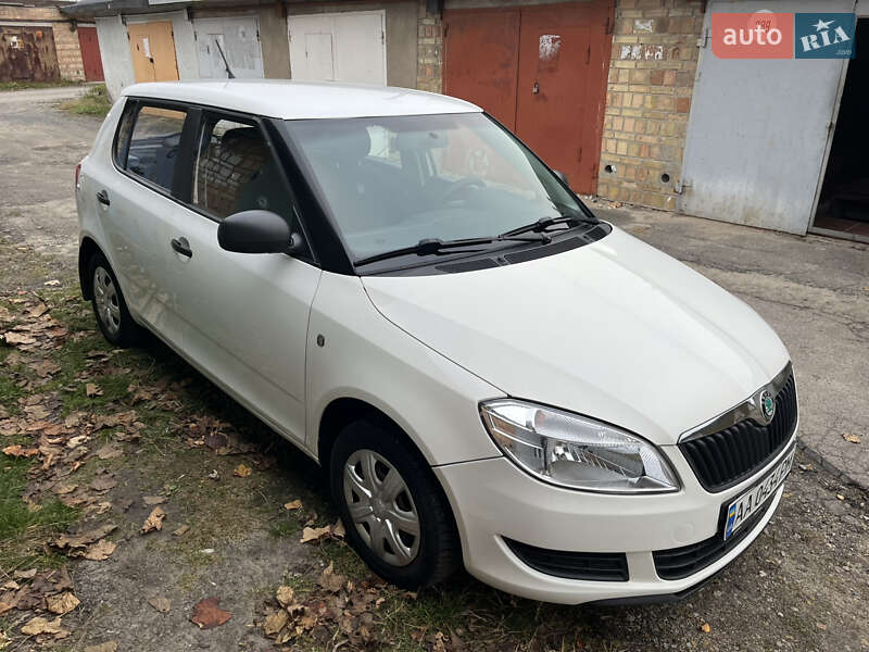 Хэтчбек Skoda Fabia 2011 в Киеве