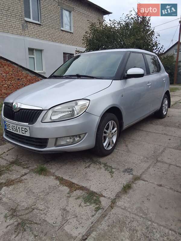 Хэтчбек Skoda Fabia 2011 в Николаеве