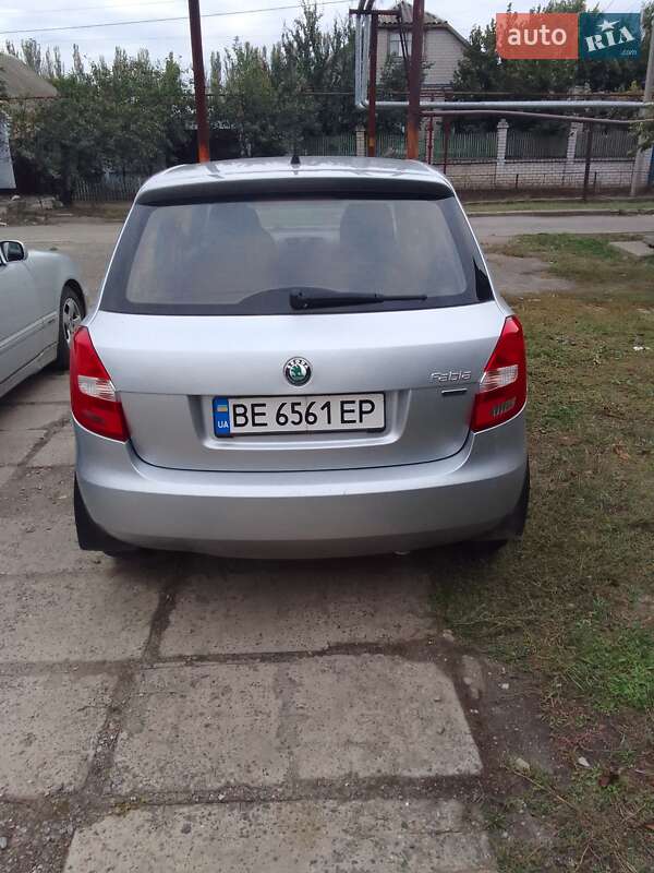 Хэтчбек Skoda Fabia 2011 в Николаеве