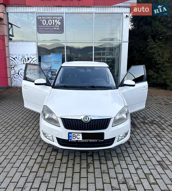 Хэтчбек Skoda Fabia 2011 в Хусте