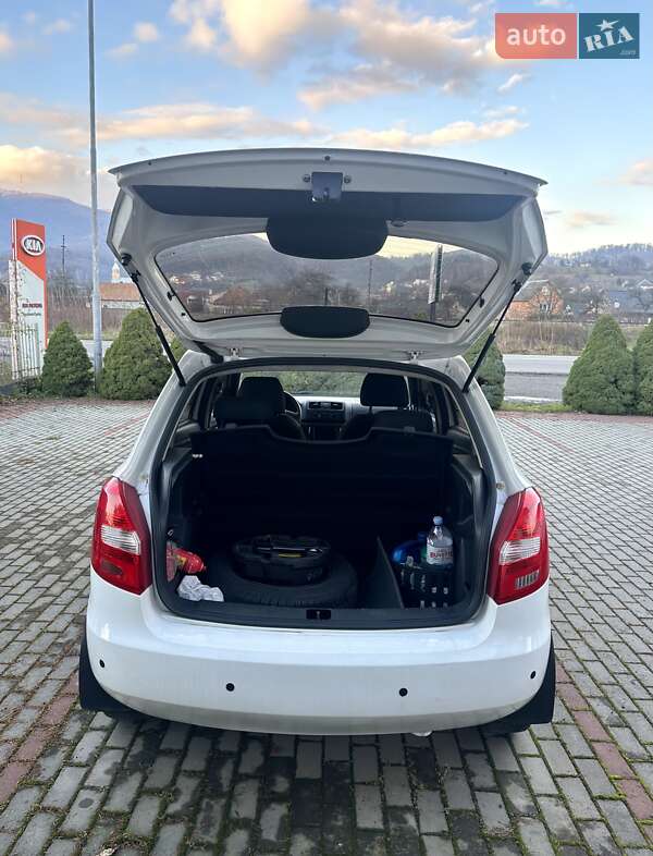 Хэтчбек Skoda Fabia 2011 в Хусте