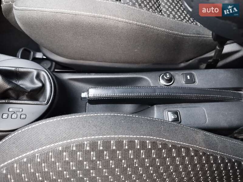 Хэтчбек Skoda Fabia 2012 в Теплике