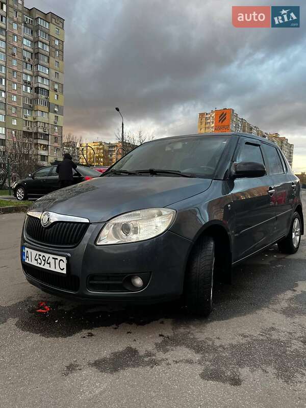 Хэтчбек Skoda Fabia 2007 в Киеве