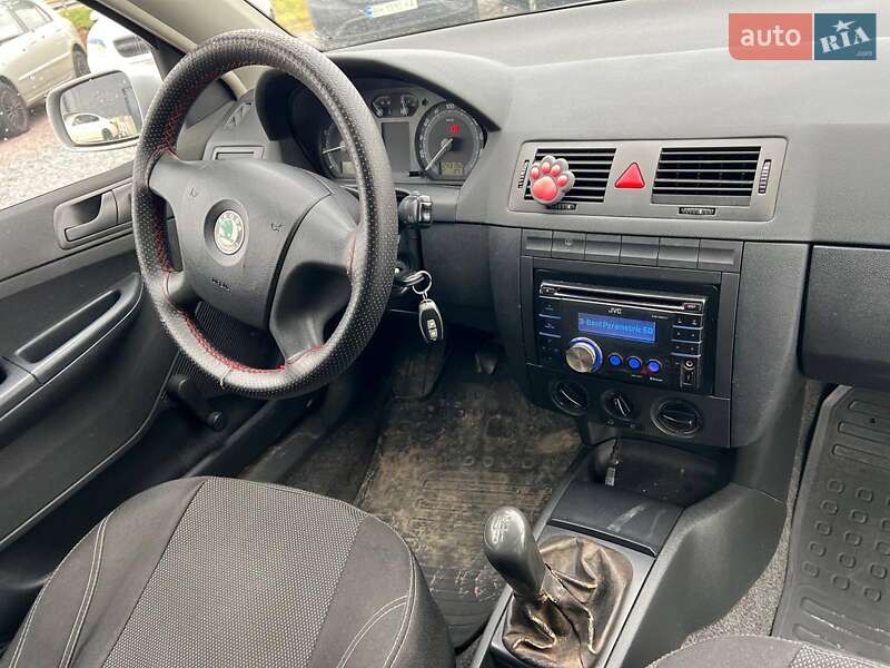 Хэтчбек Skoda Fabia 2006 в Львове