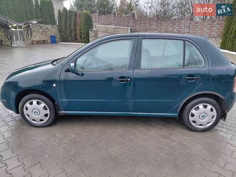 Хэтчбек Skoda Fabia 2001 в Волочиске