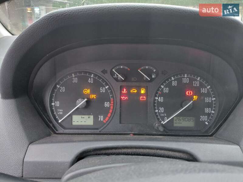 Хэтчбек Skoda Fabia 2001 в Волочиске
