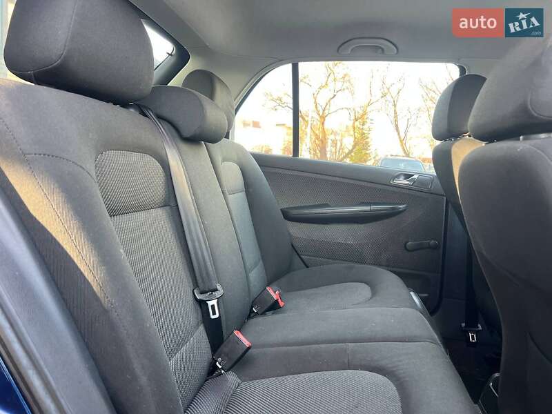 Хэтчбек Skoda Fabia 2006 в Ивано-Франковске