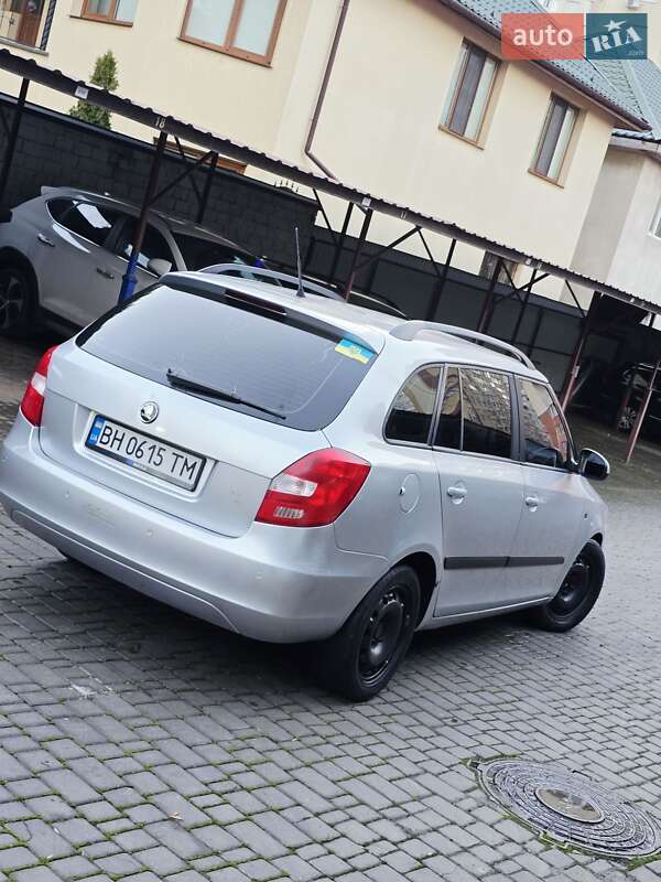Універсал Skoda Fabia 2011 в Одесі