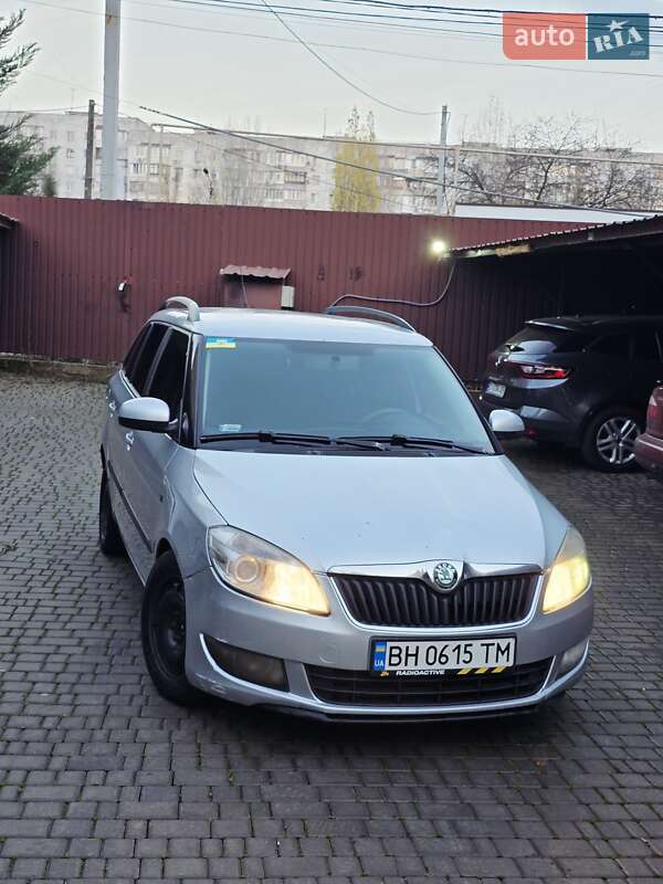 Універсал Skoda Fabia 2011 в Одесі