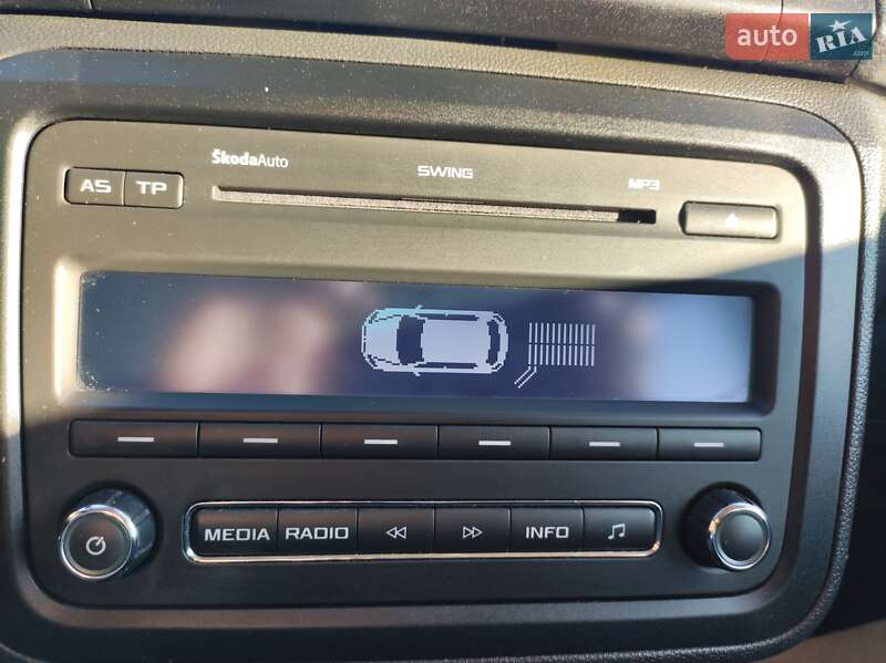 Хэтчбек Skoda Fabia 2010 в Луцке