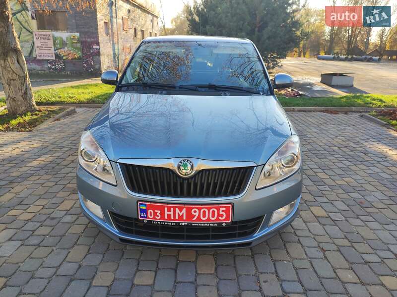 Хэтчбек Skoda Fabia 2010 в Луцке