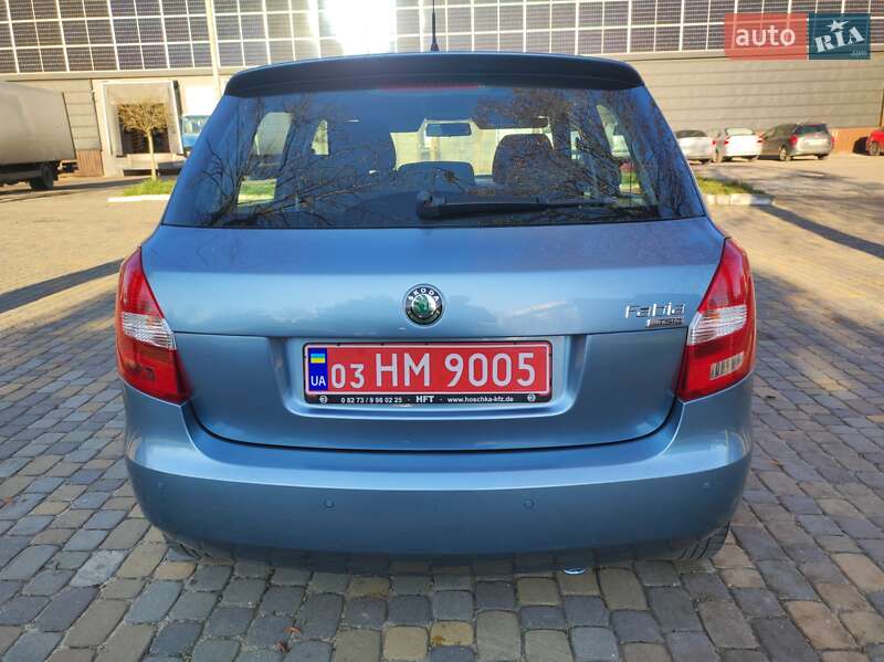 Хэтчбек Skoda Fabia 2010 в Луцке