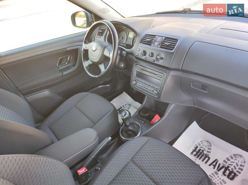 Хэтчбек Skoda Fabia 2010 в Луцке