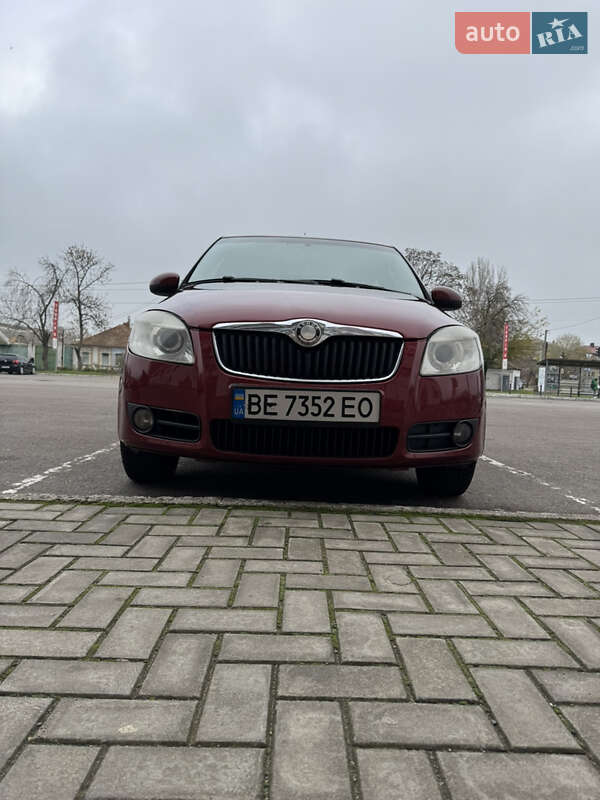 Хэтчбек Skoda Fabia 2008 в Николаеве