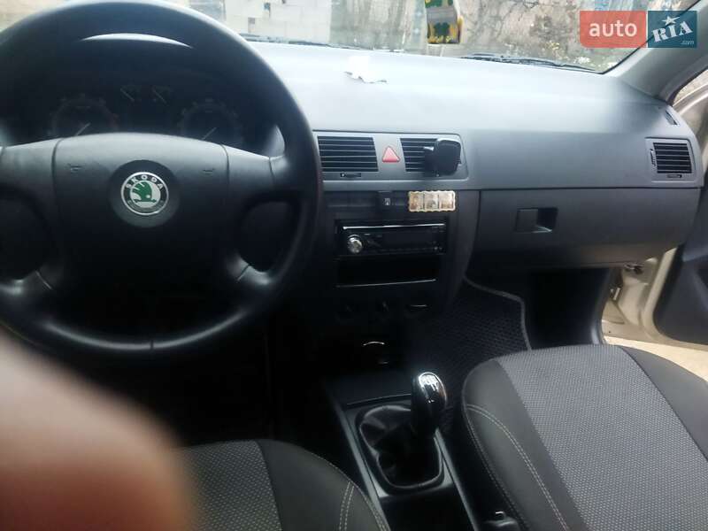 Універсал Skoda Fabia 2005 в Рівному