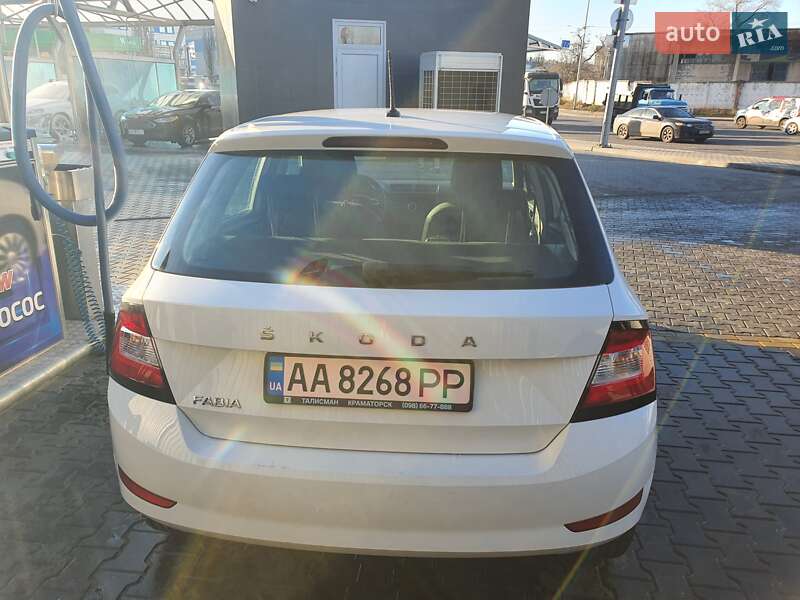 Хэтчбек Skoda Fabia 2019 в Киеве
