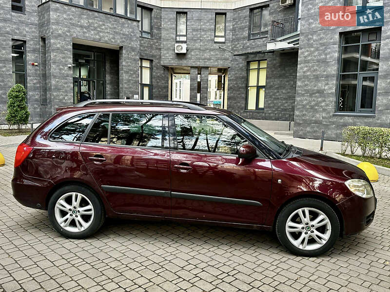 Универсал Skoda Fabia 2009 в Киеве