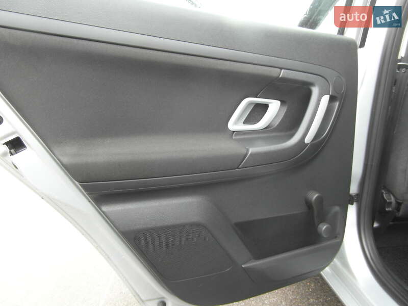 Хэтчбек Skoda Fabia 2010 в Кропивницком