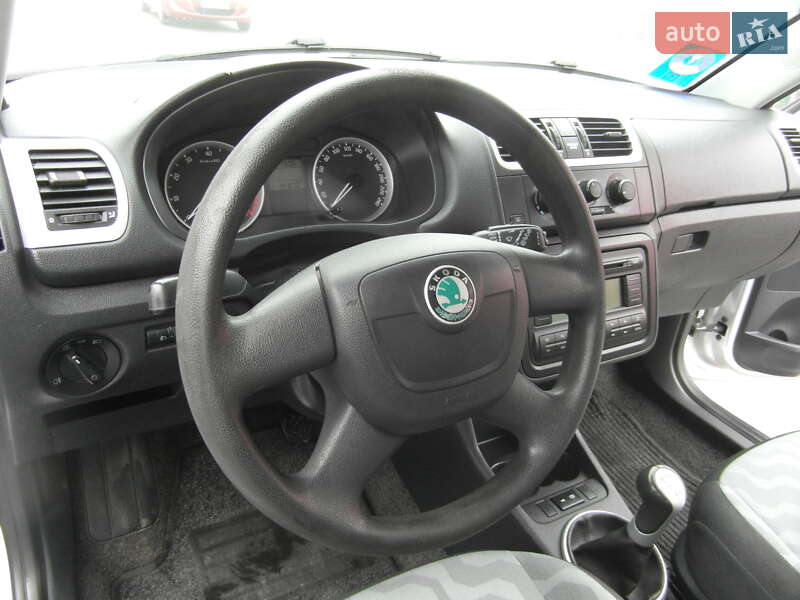 Хэтчбек Skoda Fabia 2010 в Кропивницком