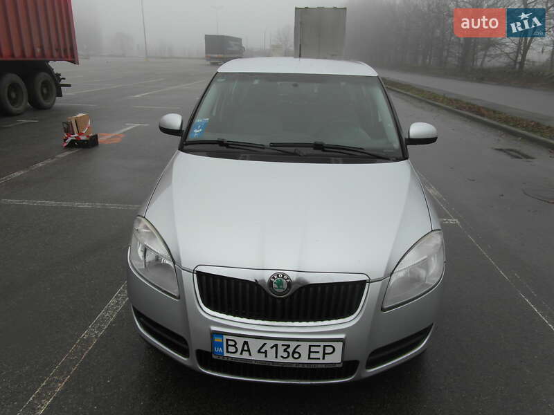 Хэтчбек Skoda Fabia 2010 в Кропивницком