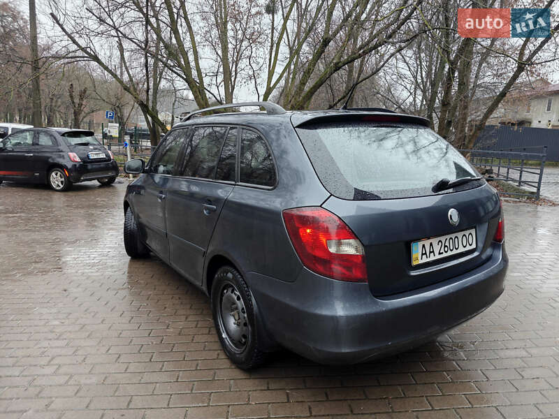 Універсал Skoda Fabia 2010 в Києві