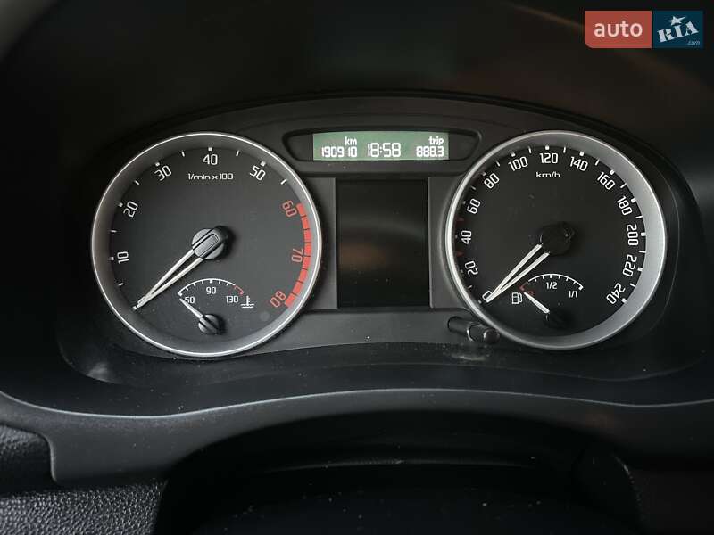 Хэтчбек Skoda Fabia 2008 в Хороле