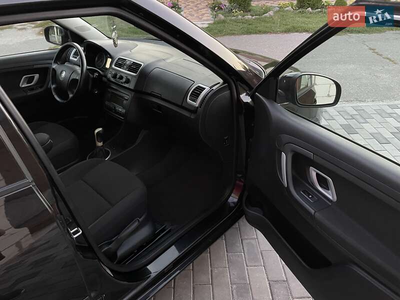 Хэтчбек Skoda Fabia 2008 в Хороле