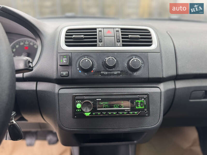 Хэтчбек Skoda Fabia 2008 в Днепре