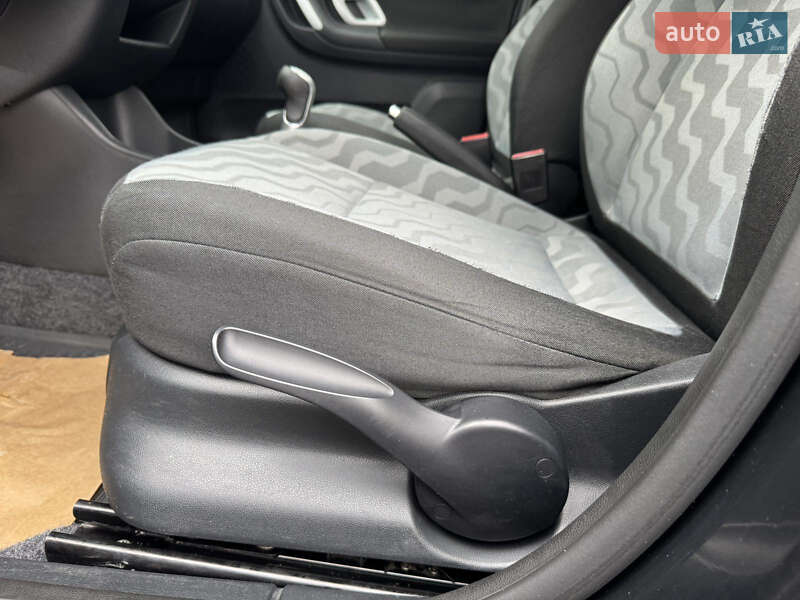 Хэтчбек Skoda Fabia 2008 в Днепре