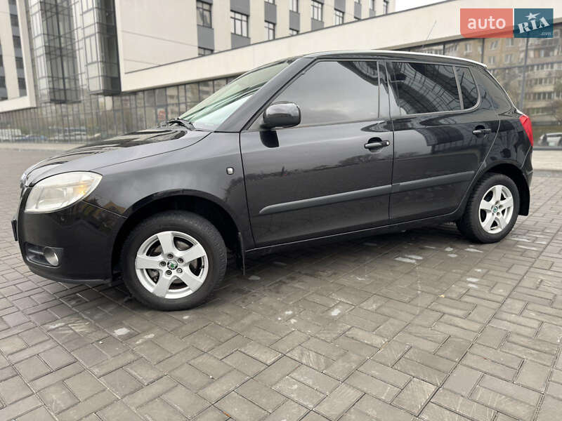 Хэтчбек Skoda Fabia 2008 в Днепре