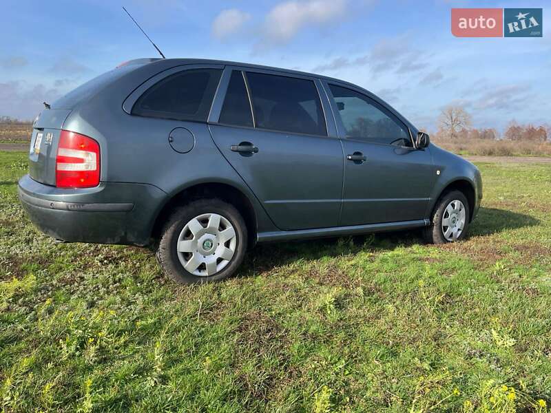 Универсал Skoda Fabia 2005 в Днепре