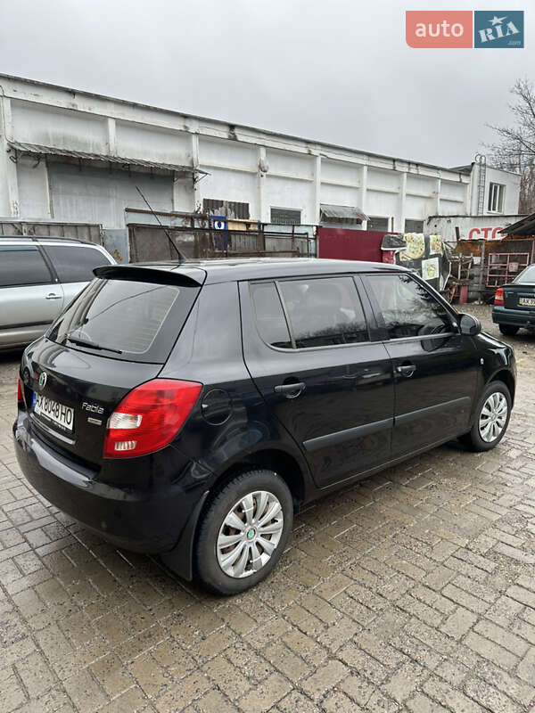 Хэтчбек Skoda Fabia 2011 в Харькове