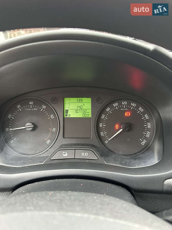 Хэтчбек Skoda Fabia 2011 в Харькове