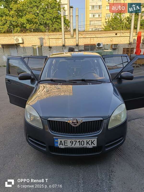 Хэтчбек Skoda Fabia 2008 в Днепре