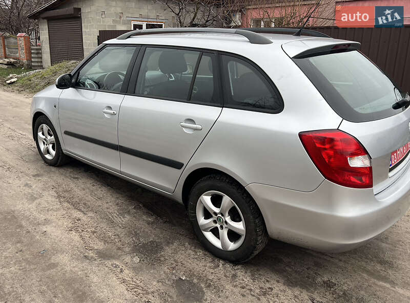 Універсал Skoda Fabia 2009 в Полтаві